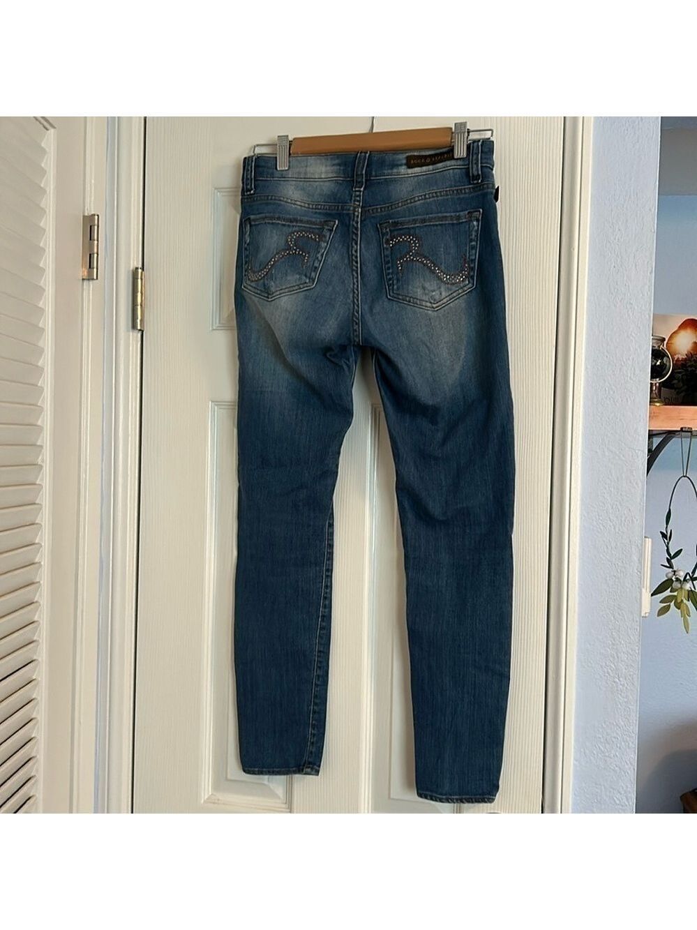 Rock & Republic Banshee High Rise Bootcut Jeans Dark Wash Size 4 - Picture 3 of 15